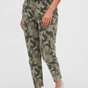 Gap NWT Camo Straight Leg Khakis Size 12